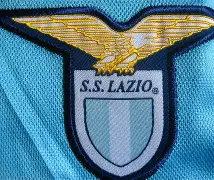 爱游戏正版平台-拉齐奥训练开放日，关键时刻伤情更新引欢呼，欧联在即，球探报告显示潜力(东森关键时刻完整视频)