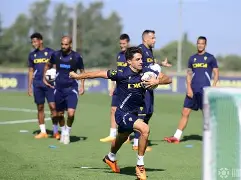 拉齐奥训练开放日，关键时刻伤情更新引欢呼，欧联在即，球探报告显示潜力(东森关键时刻完整视频)