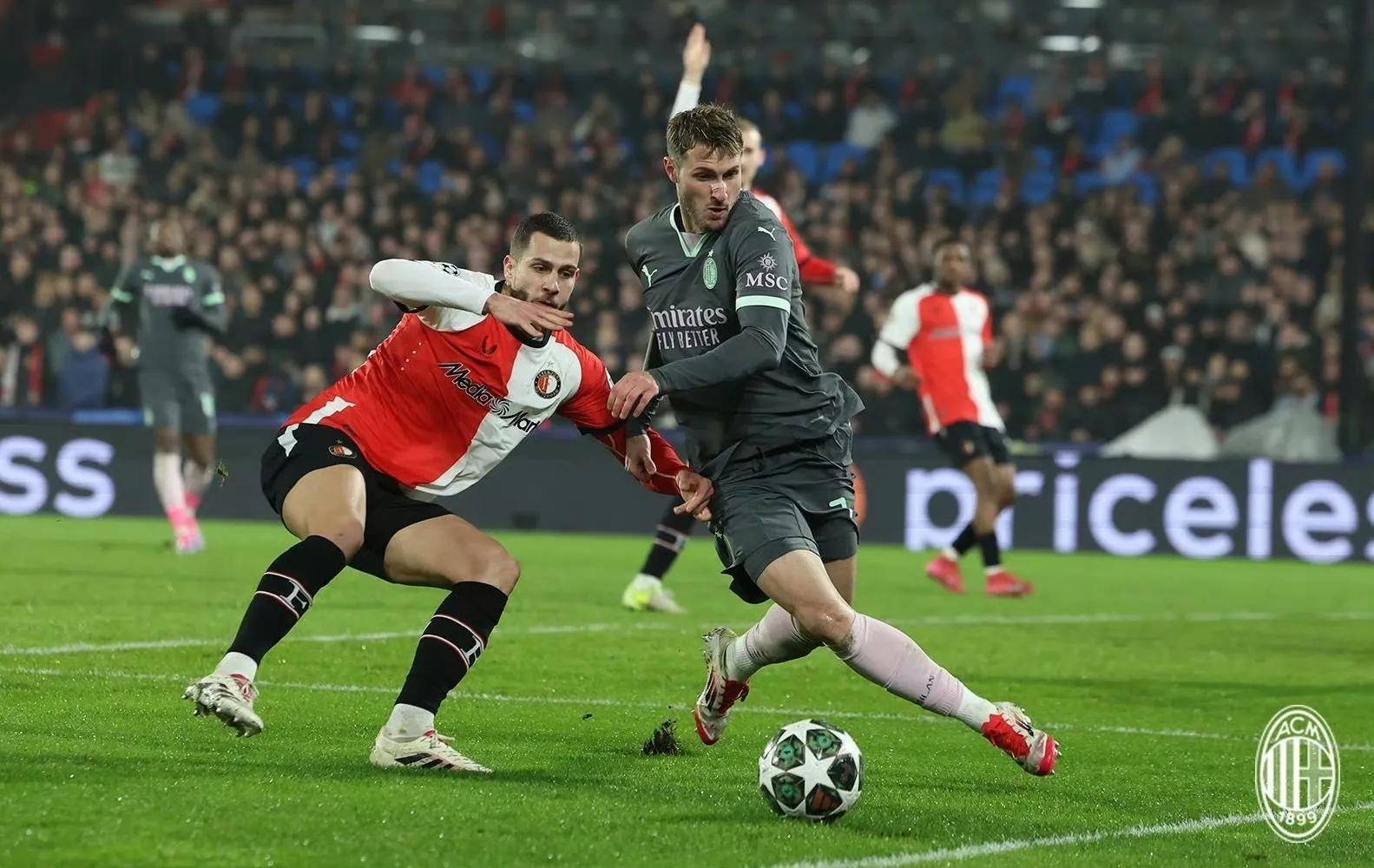 包含冲刺阶段费耶诺德临场应变：西甲节点到来，信心回归，资深球员宣示担当的词条