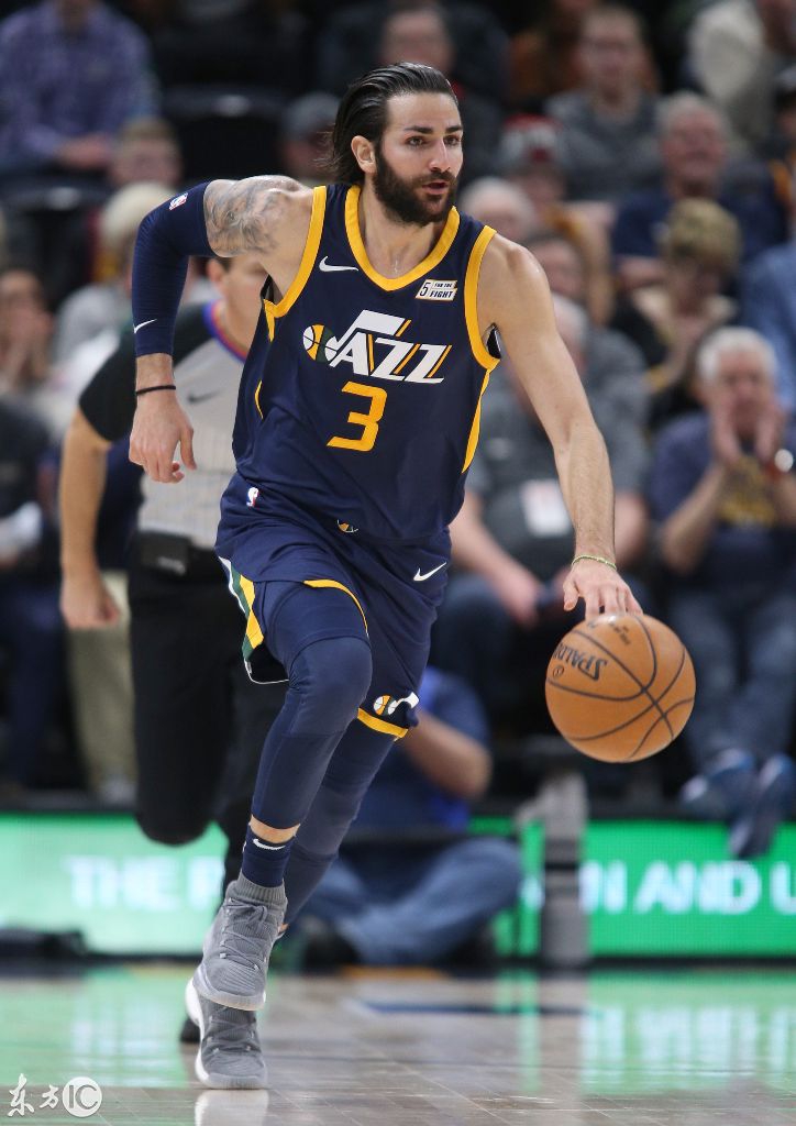 亚冠赛程吃紧，犹他爵士关键时刻迎来里程碑，引发热议，资深球员宣示担当(亚冠赛程结束了吗)
