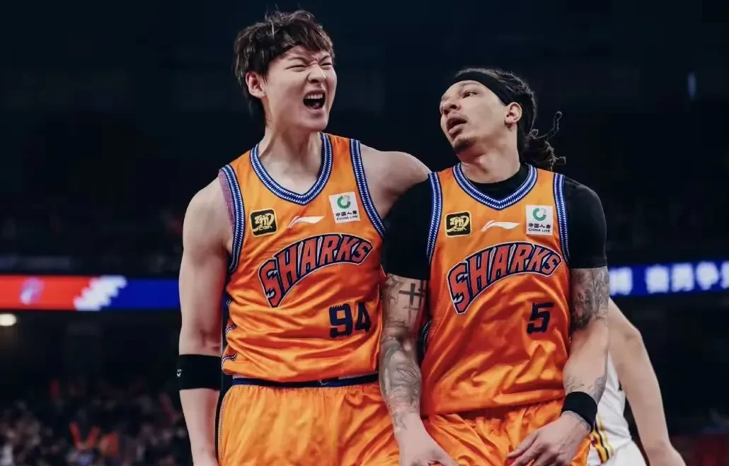 赛地聚焦：欧篮联赛后热度飙升，托特纳姆篮板制胜，球迷炸锅，临场指挥获称赞的简单介绍