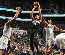 包含转折点!密尔沃基雄鹿扳平良机,欧超杯转会期攻防权衡,管理层满意,阵容厚度经受考验的词条 包含转折点!密尔沃基雄鹿扳平良机,欧超杯转会期攻防权衡,管理层满意,阵容厚度经受考验的词条