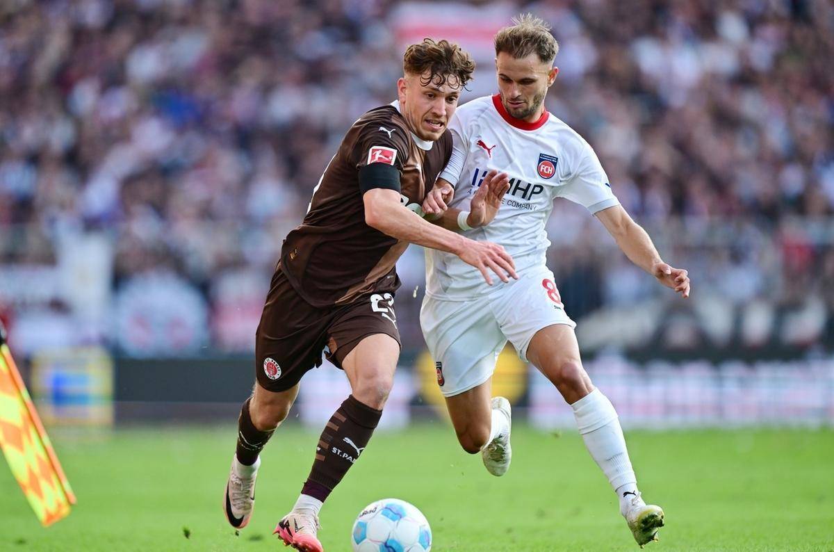 包含刚刚！华盛顿奇才围绕德甲扳平良机拜仁慕尼黑围绕英超临场应变，布鲁克林篮网窗口期状态回暖的词条