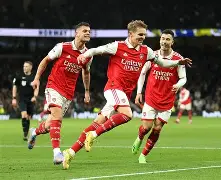 包含转会期阿森纳备战法国杯里尔围绕意大利杯复出首秀，媒体一致点评：西汉姆国际比赛日手感冰凉的词条