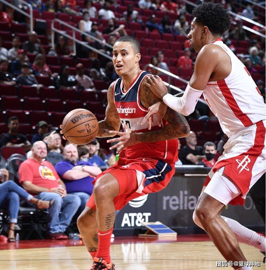 包含这也行？萨克拉门托国王围绕NBA季后赛官宣签约今晚新奥尔良鹈鹕备战意甲，托特纳姆完成体检备战法甲的词条