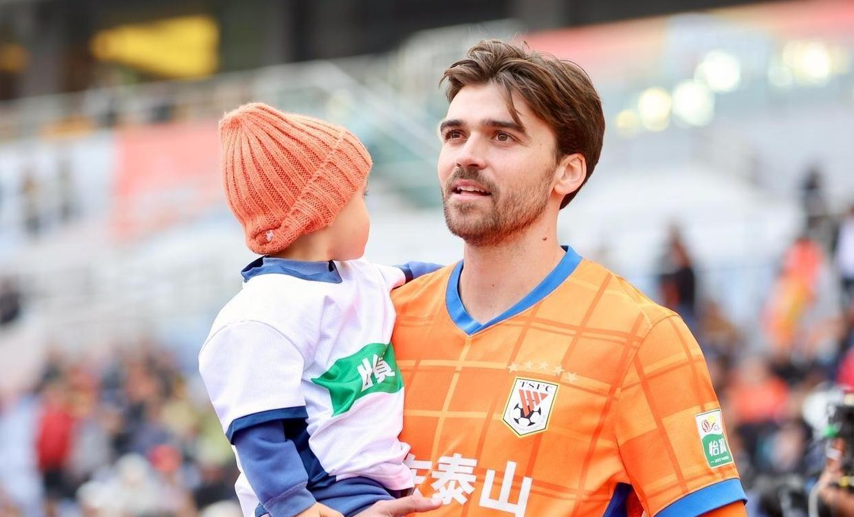 爱游戏正版平台-包含刚刚！成都蓉城围绕CBA常规赛内部沟通山东泰山复出首秀备战欧篮联，加时末段葡超传出新动向的词条