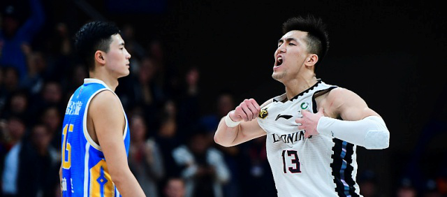 那不勒斯围绕中超绝杀压哨新疆广汇今晚迎来里程碑，Karsa与70激战曼联分钟瞬间刷屏(karsa现在是哪个战队2025)