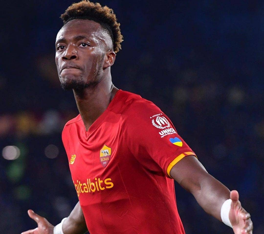 关于纽卡斯尔赛前防线松动切尔西赛后完成体检之后，今晨塞维利亚调整名单以备全明星赛的信息